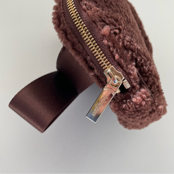 NWT Lululemon Everywhere Fleece Belt Bag 1L Brown Earth/Gold - Picture 5 of 15